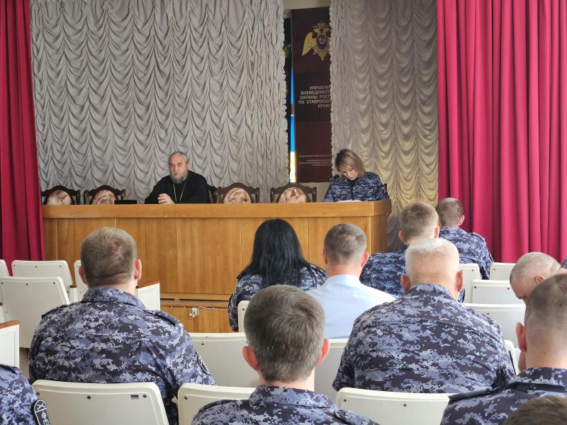 На Ставрополье сотрудники Росгвардии идентифицировали подозрительный предмет, упавший в жилом районе