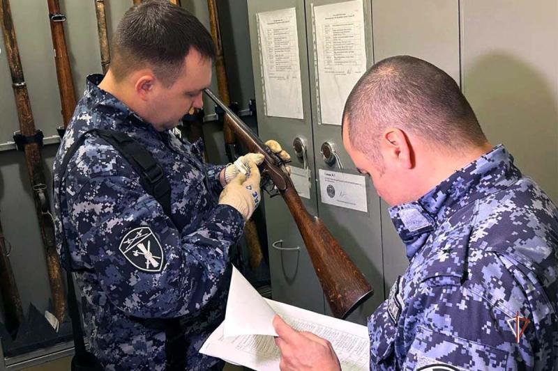 Подведены итоги работы подразделений лицензионно-разрешительной работы Росгвардии на Ямале за июль 2025 года