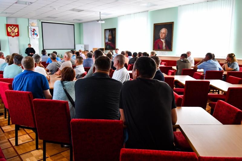 В Йошкар-Оле сотрудники Росгвардии проводят профилактическую работу с персоналом предприятий по противодействию террористическим угрозам