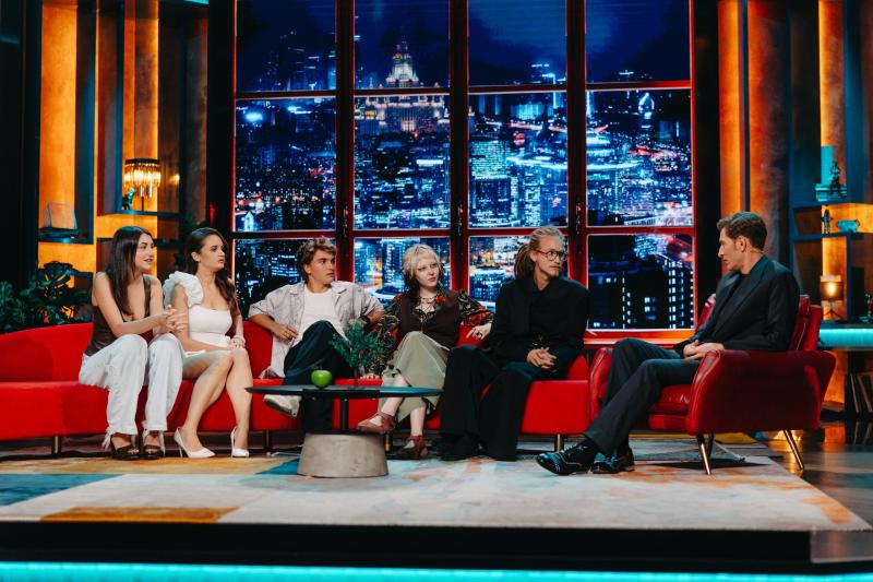 «Мне имя мамы приносило больше проблем»: Рей, дочь певицы Глюкозы, рассказала в «Шоу Воли» про обидные сравнения с мамой