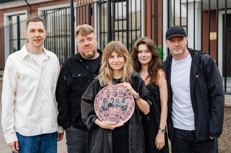 ОККО И ТНТ ДОБАВИЛИ ВАС В «ЧАТ»
НОВЫЙ РОМКОМ-СЕРИАЛ О ЖЕНСКОЙ ДРУЖБЕ