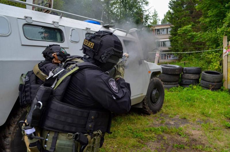Сотрудники спецподразделения Росгвардии провели тактико-специальные занятия в Подмосковье