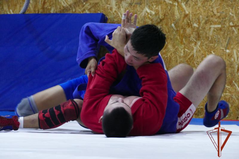 Турнир по самбо среди подразделений Управления Росгвардии прошел в Иркутске