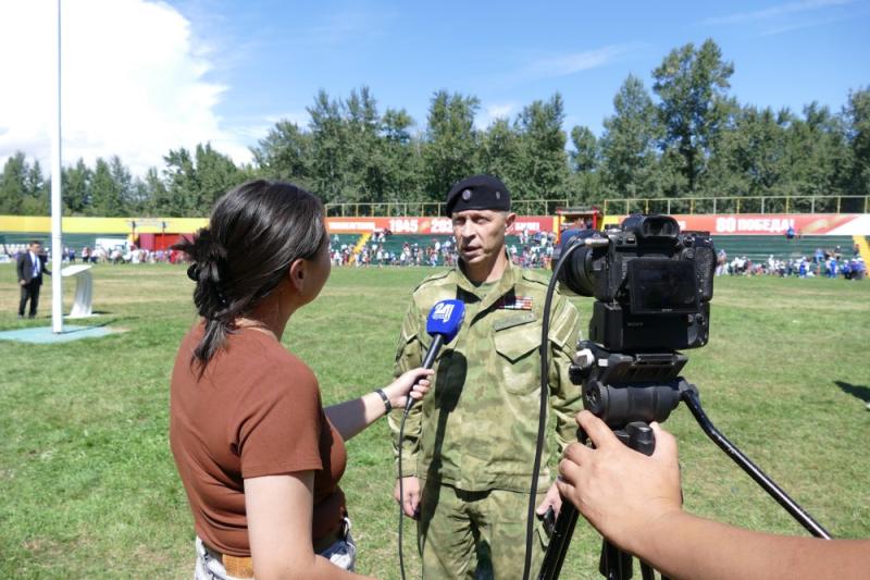 Врио начальника Управления Росгвардии по Республике Тыва принял участие в акции «Одно сердце, одна Родина, один флаг»