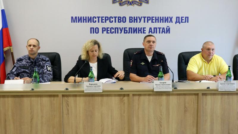 Сотрудники Росгвардии обсудили вопросы взаимодействия с общественными объединениями в Республике Алтай