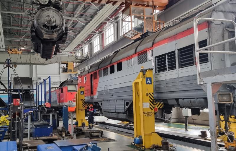 Сервисное локомотивное депо «Тюмень» успешно освоило новый вид ремонта для локомотивов 2ТЭ25КМ