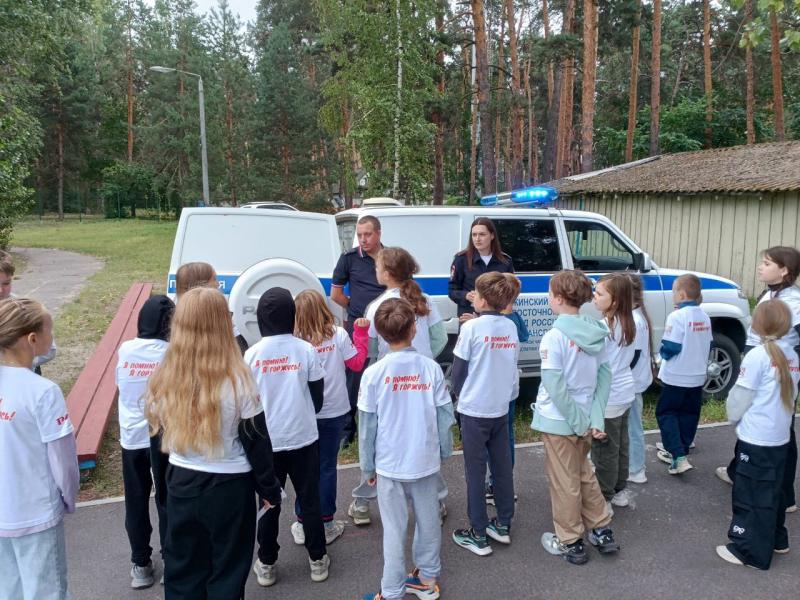 В Лисках прошла встреча сотрудников транспортной полиции с детьми: безопасность и дружба!