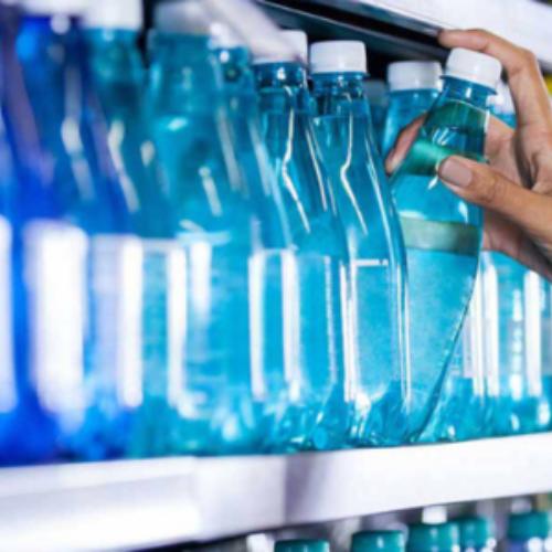 Минерализация, pH и сезон: врач Энгельгардт рассказала, на что смотреть при выборе воды