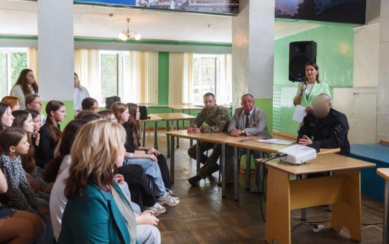 На  Южном Урале представитель Росгвардии принял участие в  уроке мужества для молодёжи