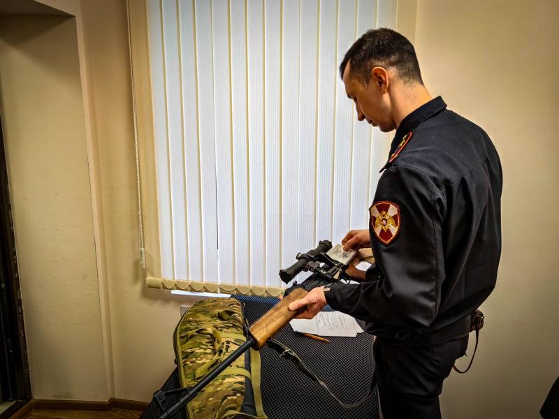 Брянские росгвардейцы проверили более 330 владельцев оружия на прошлой неделе