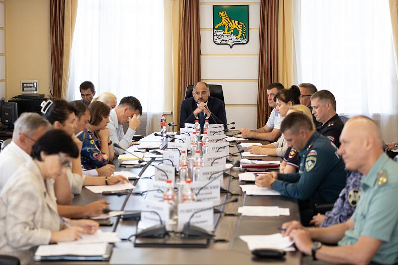 Сотрудники Росгвардии приняли участие в совещании по вопросам обеспечения мер безопасности в преддверии ВЭФ и нового учебного года