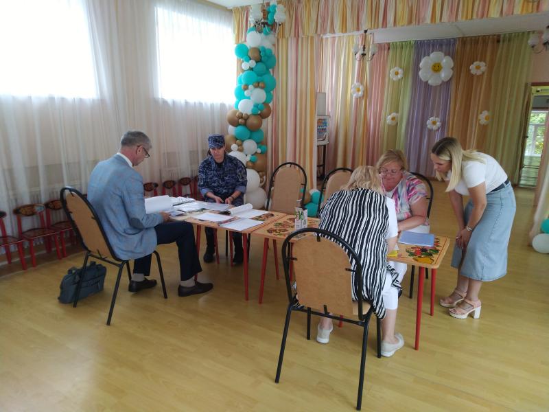 Ступинские сотрудники Росгвардии приняли участие в составе комиссии по приемке детских садов и школ на новый учебный год.