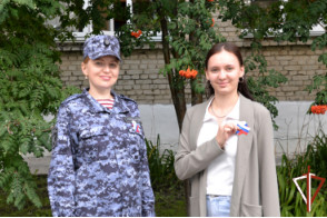 В курганском управлении Росгвардии поддержали патриотическую акцию «С флагом на сердце»