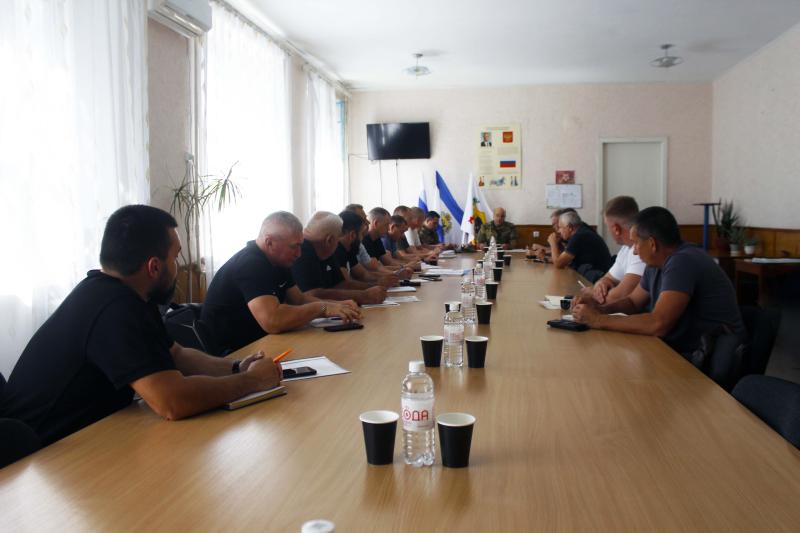 В Херсонской области росгвардейцы провели координационный совет по вопросам безопасности в образовательных учреждениях