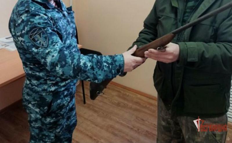 Ливенец сдал в Росгвардию ружьё покойного отца