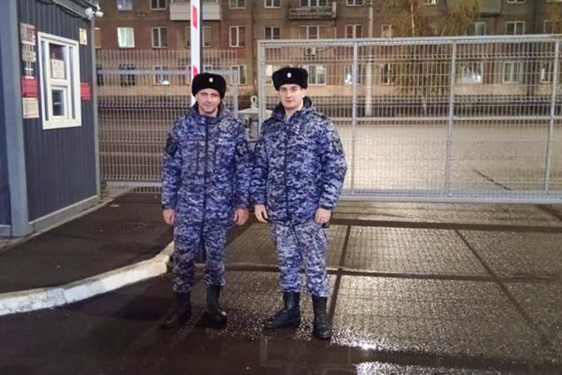 Росгвардейцы продолжают обеспечивать порядок на матчах МХЛ в Кузбассе
