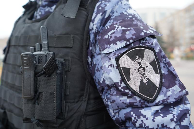 Росгвардейцы задержали подозреваемого в нанесении ножевого ранения в Подмосковье