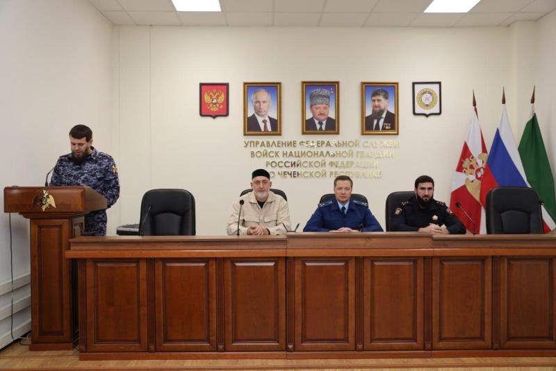 В УПРАВЛЕНИИ РОСГВАРДИИ ПО ЧЕЧЕНСКОЙ РЕСПУБЛИКЕ СОСТОЯЛСЯ КРУГЛЫЙ СТОЛ