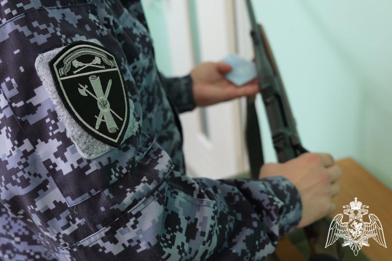 За неделю в Брянской области росгвардейцы проверили более 190 владельцев оружия