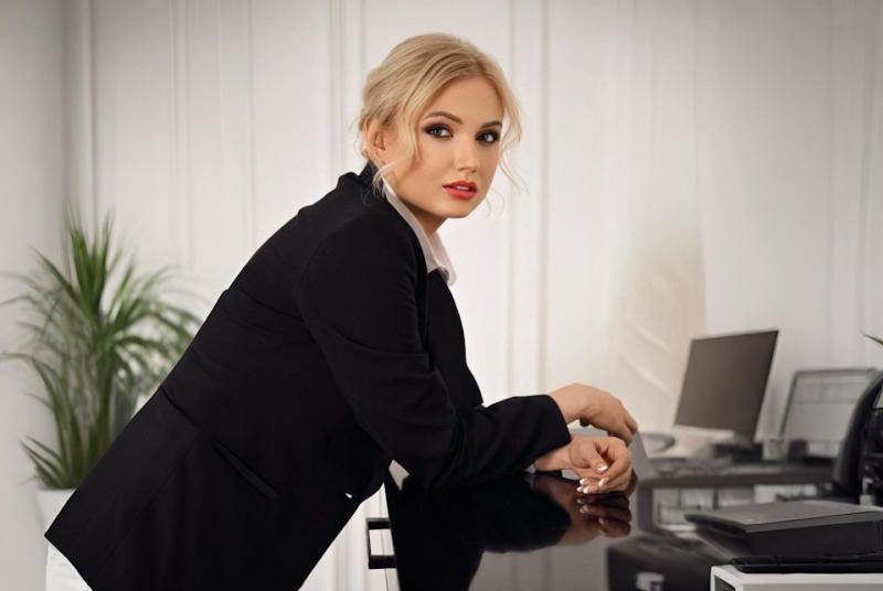 HR эксперт Валерия Доманская: как не потерять работу после новогоднего корпоратива