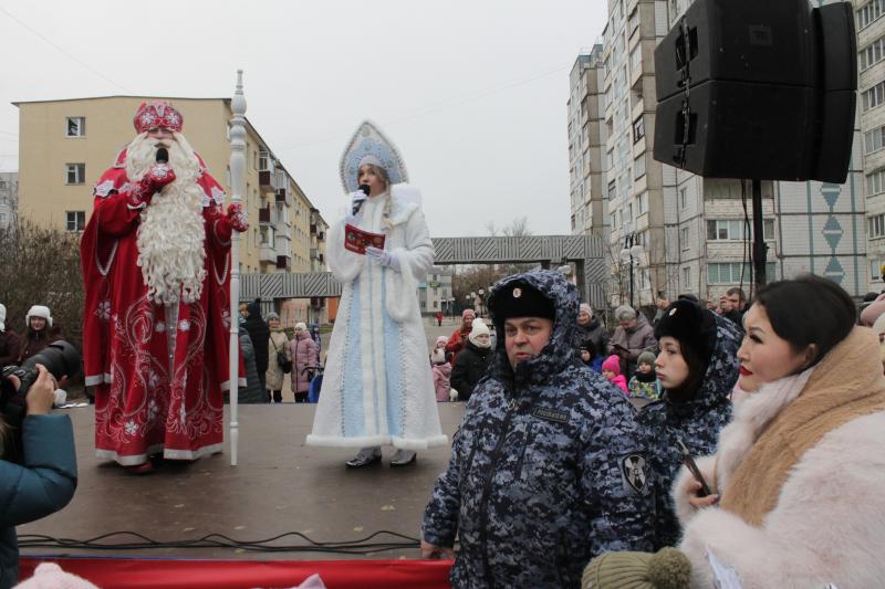 Росгвардия обеспечила безопасность Всероссийскому Деду Морозу из Великого Устюга