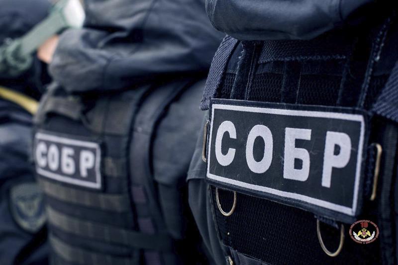 На Ямале при содействии СОБР Росгвардии задержан предполагаемый сбытчик крупной партии наркотиков